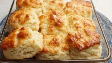 Biscuits Nageant Dans Le Beurre