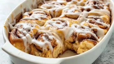 Casserole De Rouleaux De Cannelle