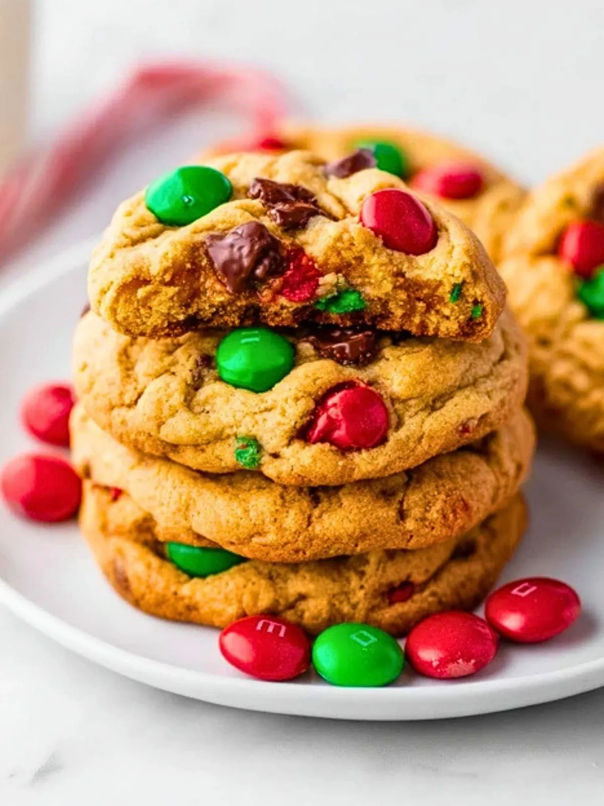 Biscuits de Noël au Beurre de Cacahuète et M&Ms (1)