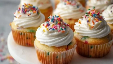 Cupcakes Funfetti Simples